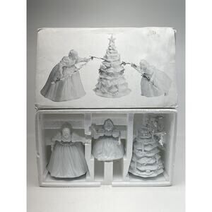 Dept 56 Winter Silhouette “PUTTING UP TREE” #77895 with Box Porcelain Used